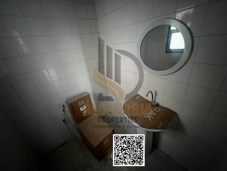 12 b3f33eb8-c465-4c2d-a911-fd8cdb1eac39. jpeg