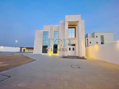فیلا 5 غرف نوم للايجار في اليحر، العین - فیلا في اليحر 5 غرف 135000 درهم - 12133147