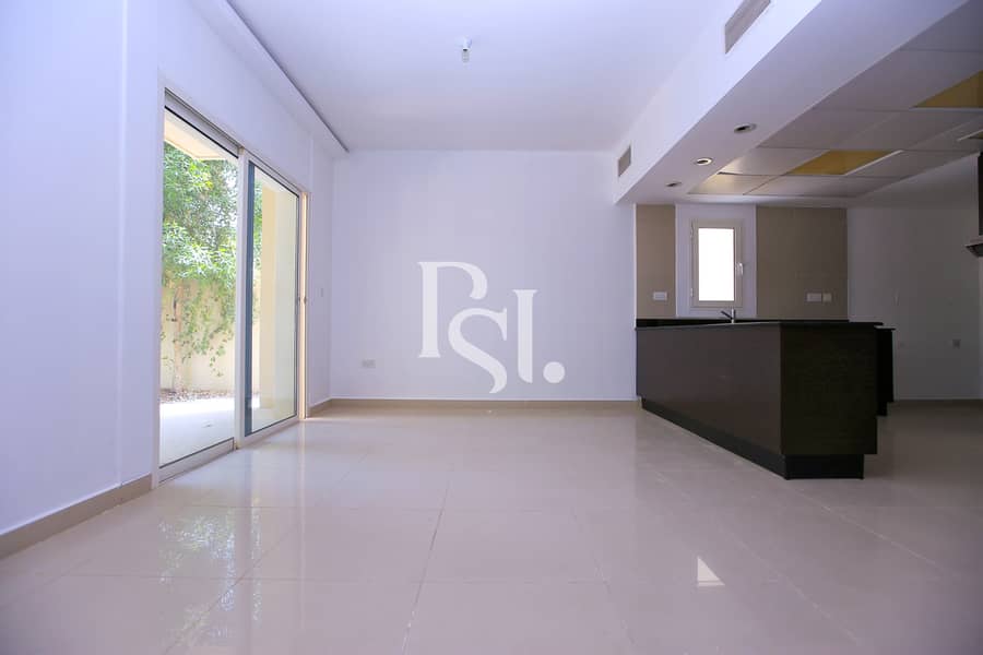 6 4-bedroom-villa-abu-dhabi-al-reef-arabian-village-dining area. JPG