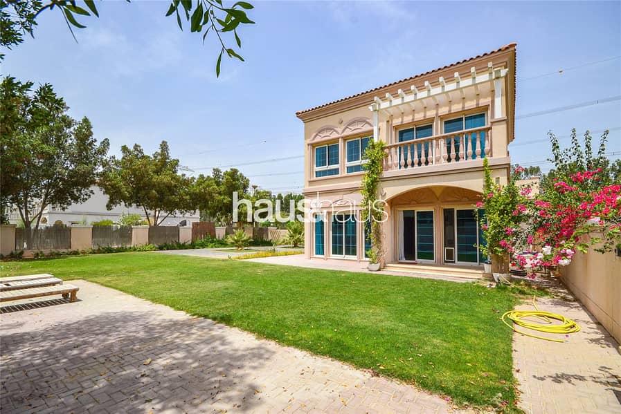 Two Bed + Study | Corner | Great Location