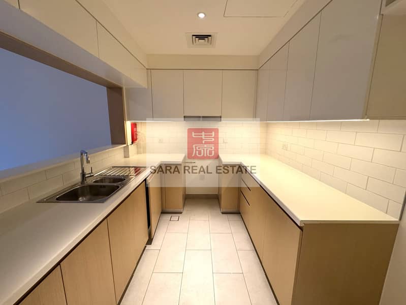 6 Kitchen. JPG