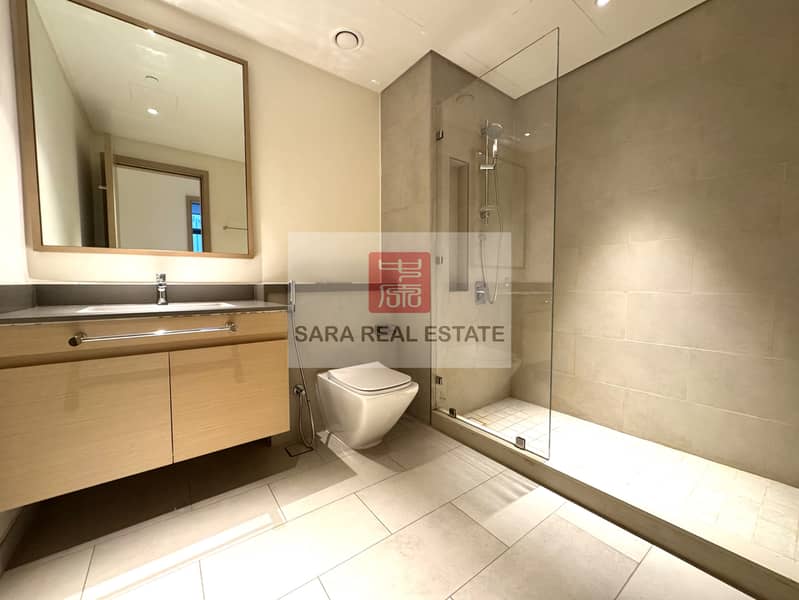 17 Bathroom 2. JPG