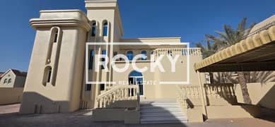 فیلا في مردف 6 غرف 280000 درهم - 12136443