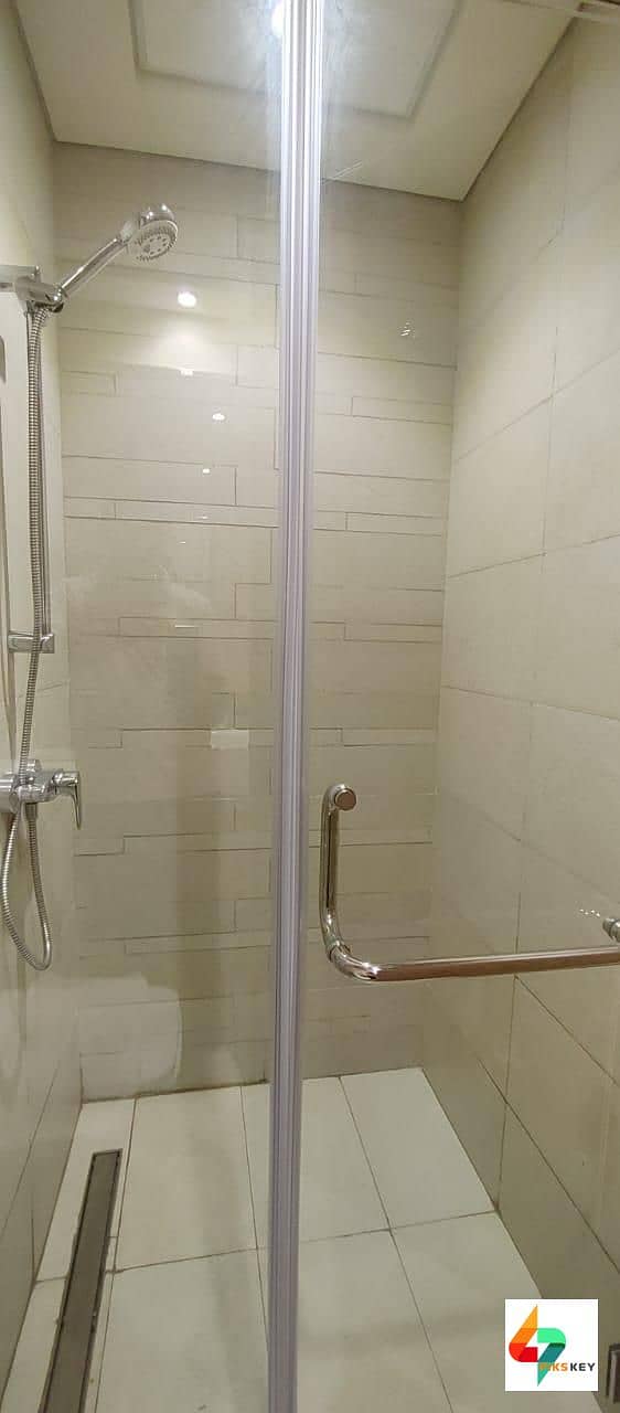 8 Shower. jpeg