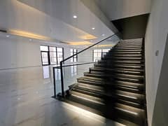 فیلا في حوشي 5 غرف 4400000 درهم - 12139077