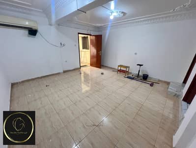 استوديو  للايجار في بني ياس، أبوظبي - WhatsApp Image 2025-07-05 at 5.34. 35 PM (1). jpeg