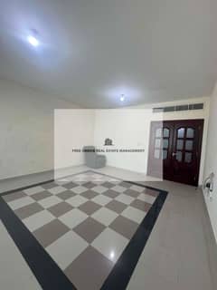 شقة في شارع حمدان 2 غرف 85000 درهم - 12139489