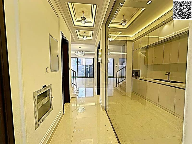 16 batch_b20ec36c-5106-4f2e-9dc0-29c42d123ddc. jpg
