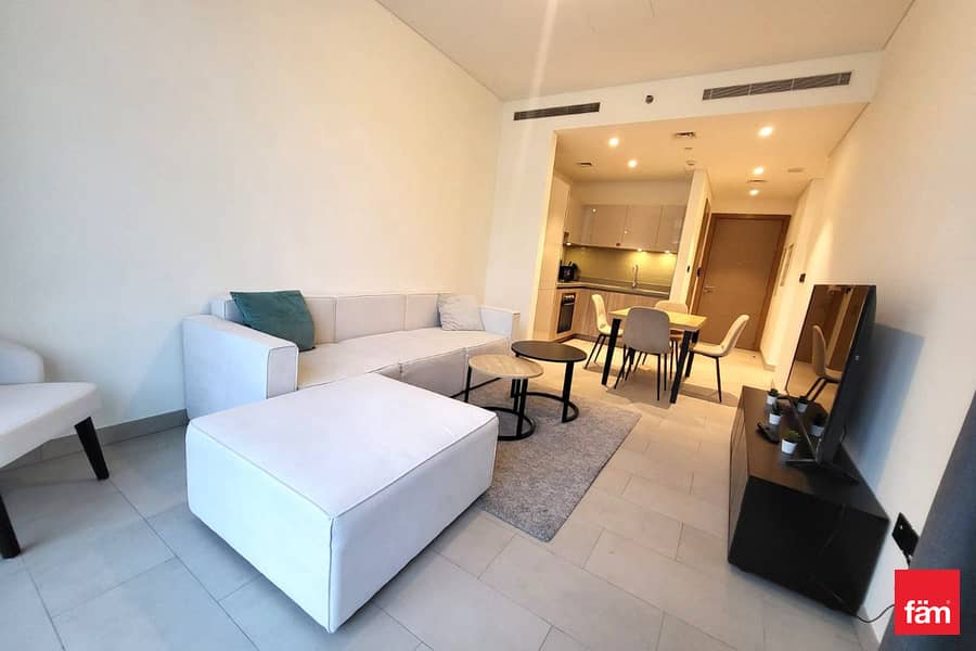 Luxury | Furnished | Retail + Cafs Nearby Luxury | Furnished | Retail + Cafs Nearby