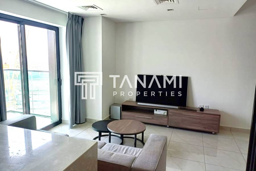 Fully Furnished I Spacious Studio I Mid Floor Fully Furnished I Spacious Studio I Mid Floor