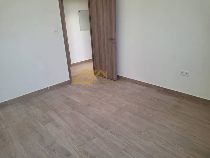 6 WhatsApp Image 2025-04-24 at 12.48. 45_8a36b305. jpg