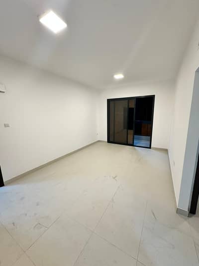 استوديو  للايجار في كورنيش عجمان، عجمان - IMG-20250705-WA0704. jpg