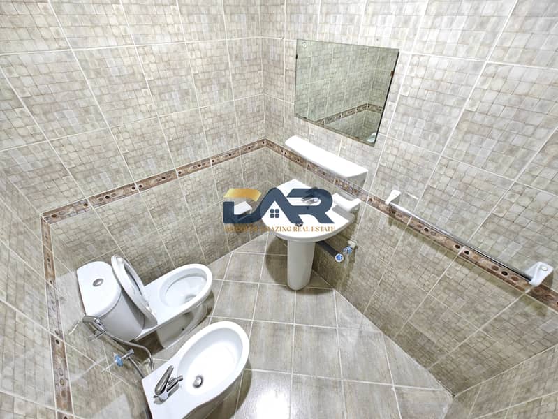 4 JNUH6855R. jpg