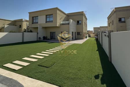 5 Bedroom Villa for Sale in Sharjah Garden City, Sharjah - LARGE VILLA 5BED-10.000 SQ FT-PRIVATE POOL |READY
