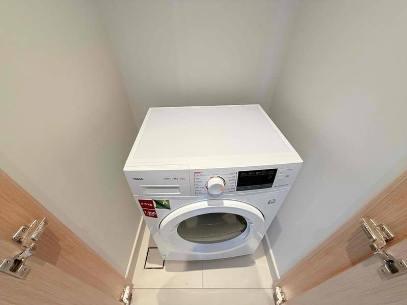 14 e13d8cab-6b95-4b97-b300-3281ddc4ba6c. jpg