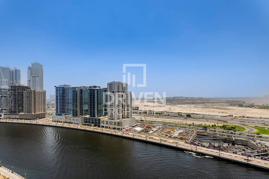 Canal View | Elegant Unit | Spacious | Vacant Canal View | Elegant Unit | Spacious | Vacant