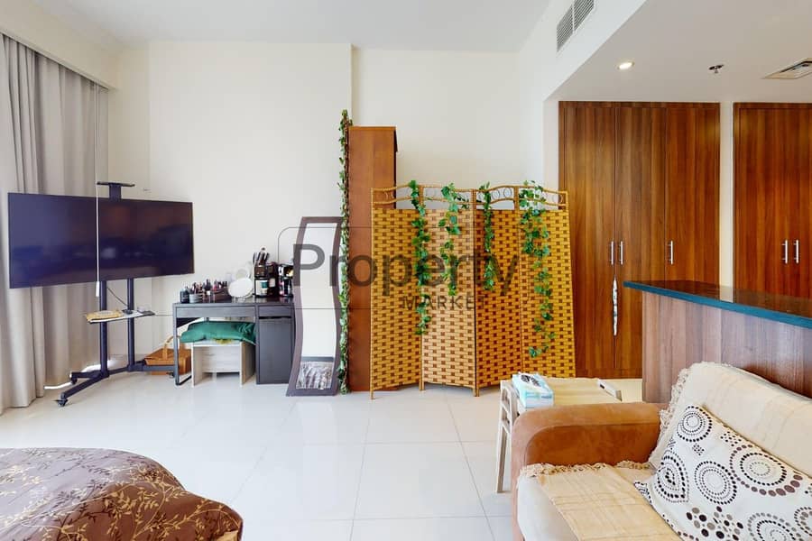 2 U-0980-JVC-Reef-Residence-Studio-Bedroom. jpg