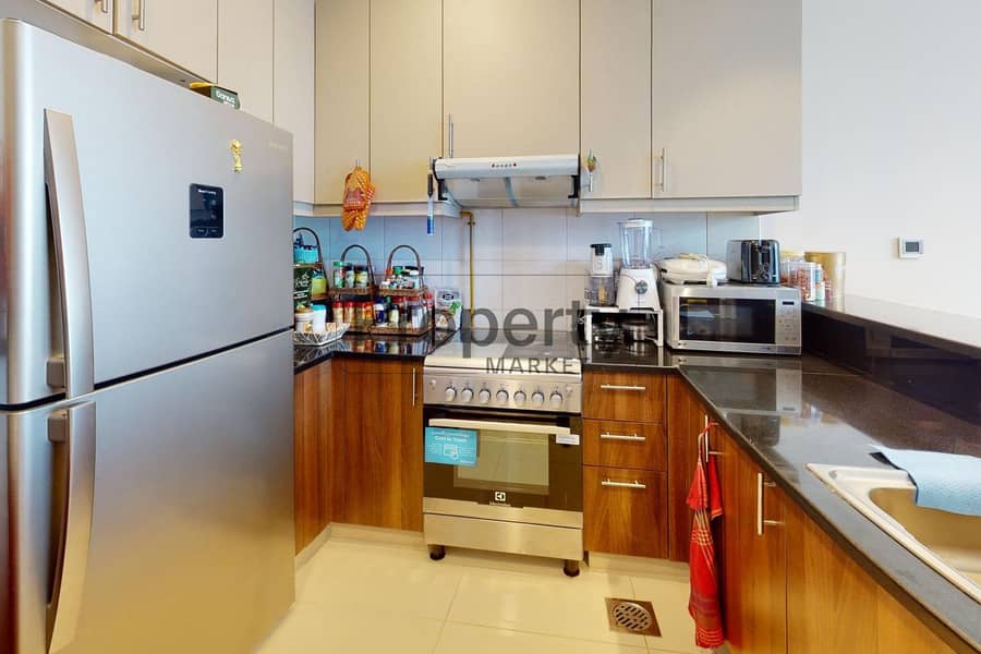 8 U-0980-JVC-Reef-Residence-Studio-Kitchen. jpg