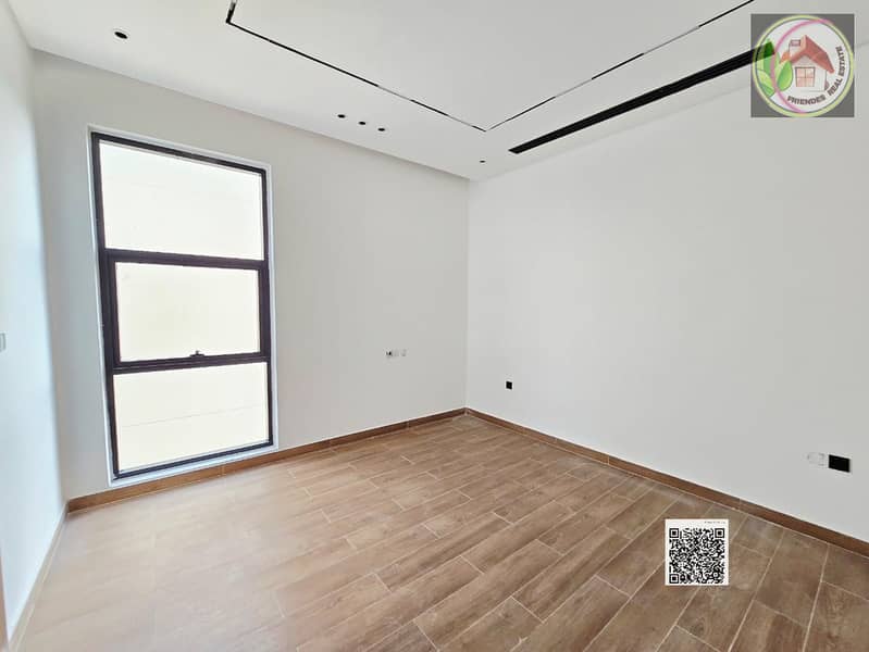 24 edb60ca1-457d-4d30-a150-e52afae2b263. jpg