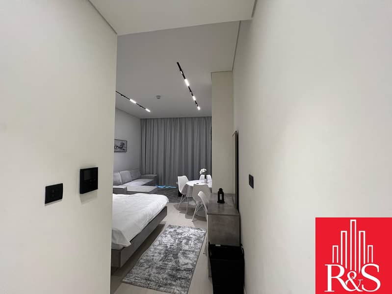 HIGH ROI l LUXURY AMENITIES l PERFECT LOCATION HIGH ROI l LUXURY AMENITIES l PERFECT LOCATION