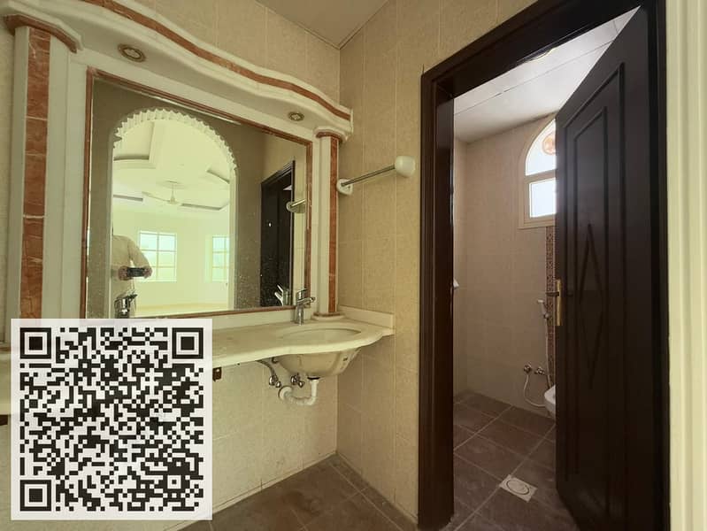 14 d2775ec1-e5c8-4977-90b6-c22196ae797c. jpg
