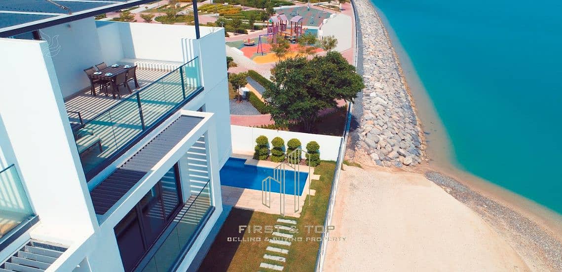 4 villas. PNG