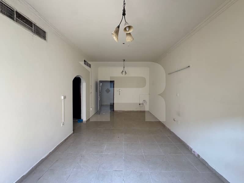Large and bright 1BHK | Closed Kitchen | Staff