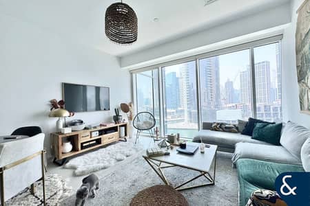 1 Bedroom Flat for Sale in Business Bay, Dubai - Modern| Direct Canal Views | Large 1 Bed