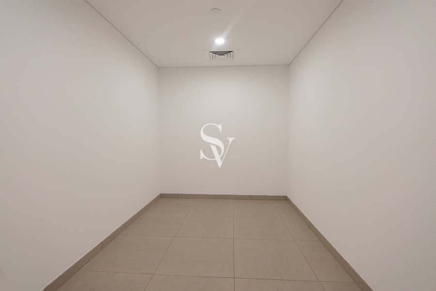 Brand New| 1+Study|Ready to Move|Pool View | Call