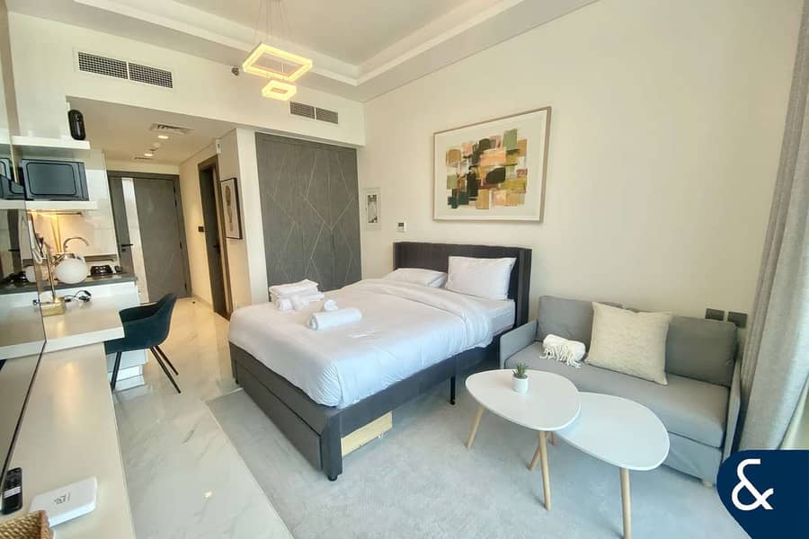 Stylish Furnished Studio | Pool View | Vacant Stylish Furnished Studio | Pool View | Vacant