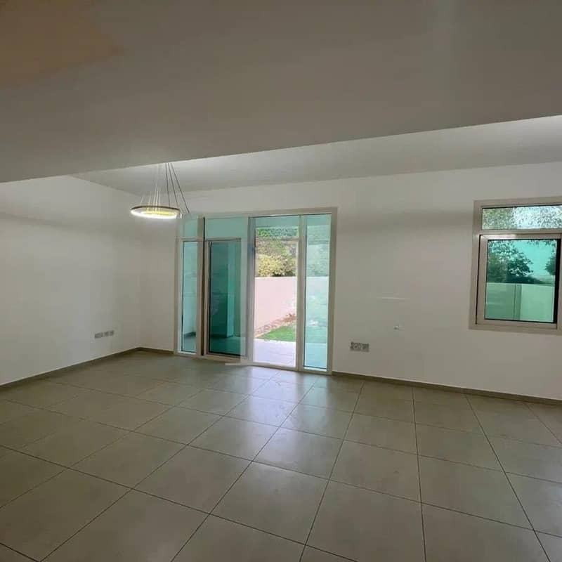 Prestigious Corner | Single-row | Private Garden