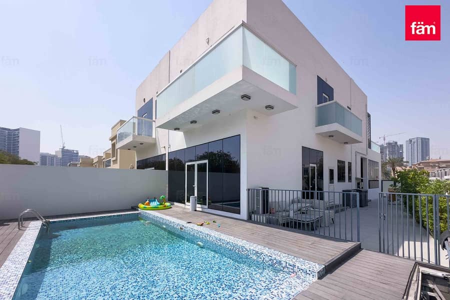 Fully Upgraded | Corner Villa | Private Pool