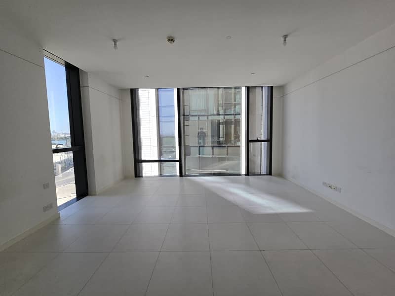 Studio Apartment | High Floor | Water View