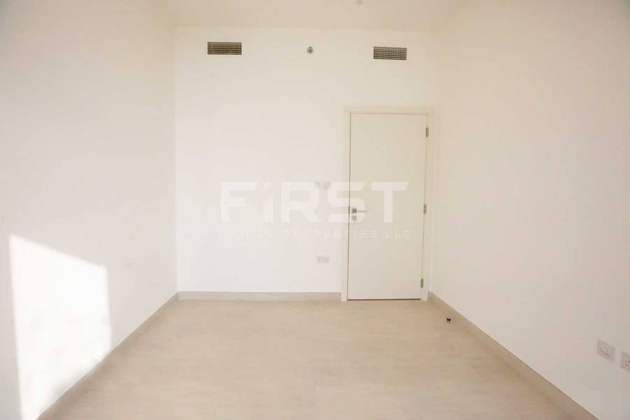 6 Internal Photo of 1 Bedroom Apartment in The Bridges Shams Abu Dhabi Al Reem Island Abu Dhabi UAE (1). jpg