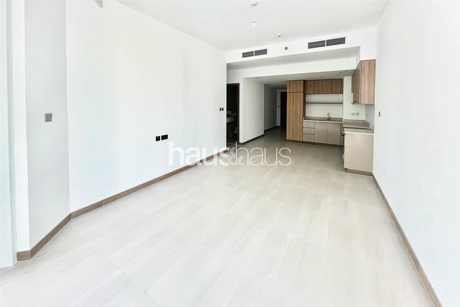 Canal View | Large Balcony | Unfurnished Canal View | Large Balcony | Unfurnished
