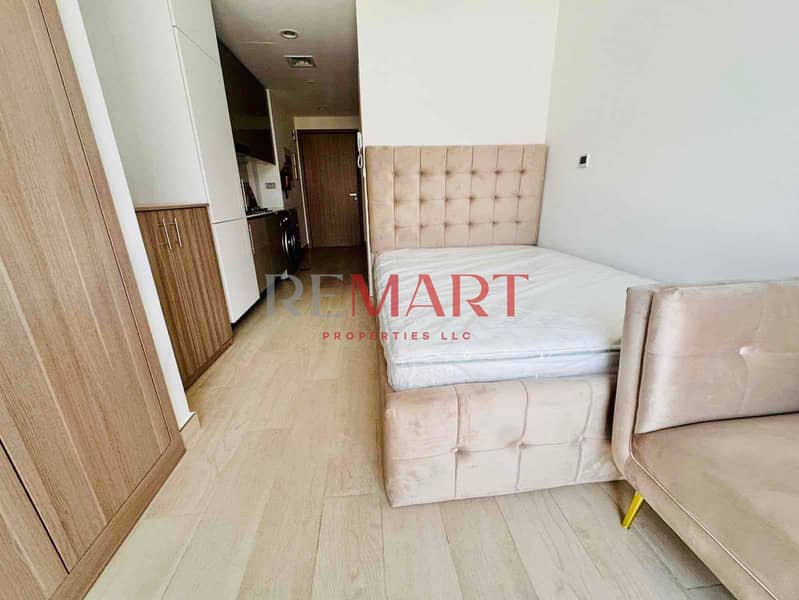 4 ae8a8917-ecb9-4814-98cd-dee7b0ea357c. jpg