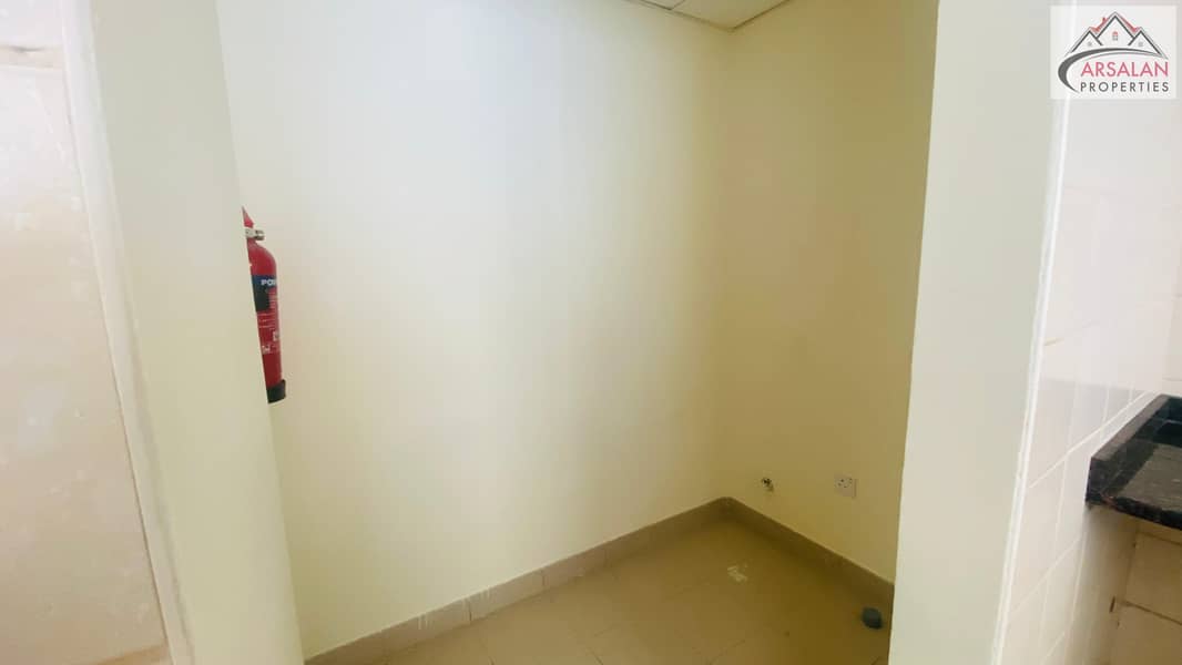 13 b66e9830-deab-4d17-a21d-bd744388ba66. jpg