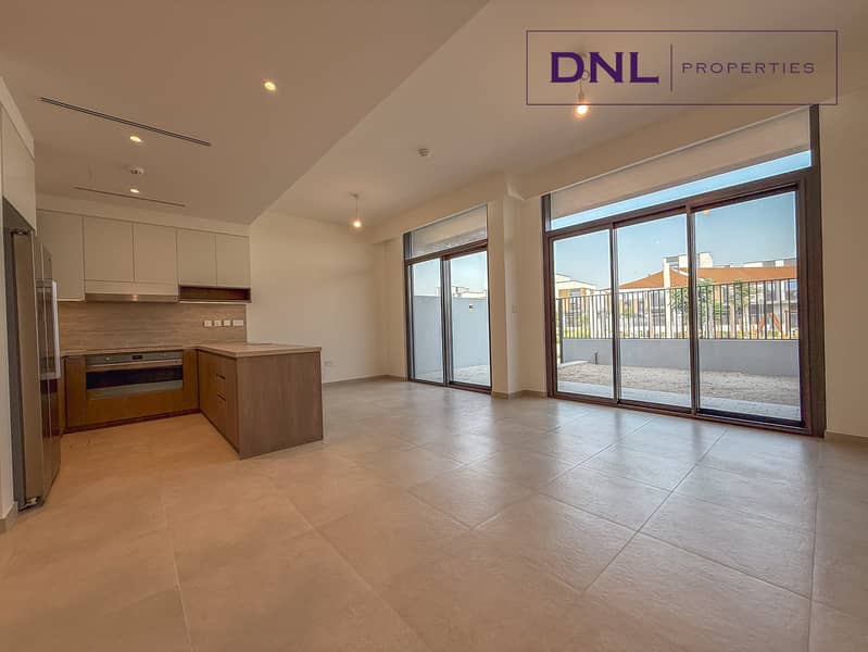 Big Plot/direct on the park/ the pool/3bedroom G+2