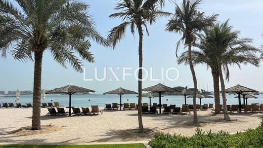 2 Bedroom Apartment for Sale in Palm Jumeirah, Dubai - Vacant | Direct Beach Access | Upgraded