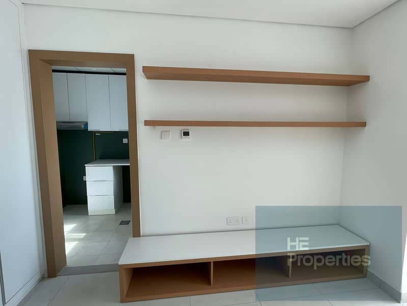 3 50f47291-8e25-42d9-8cd7-faeb2debe61a. jpg