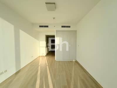 Studio for Rent in Jumeirah Village Circle (JVC), Dubai - Vacant | Modern | Skyline view | Prime location