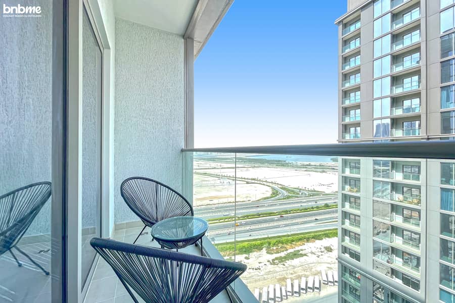 10 balcony. jpg