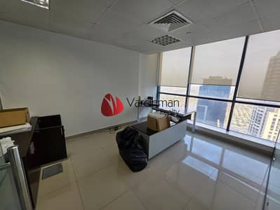 مکتب  للايجار في أبراج بحيرات الجميرا، دبي - 20250701_172803. jpg