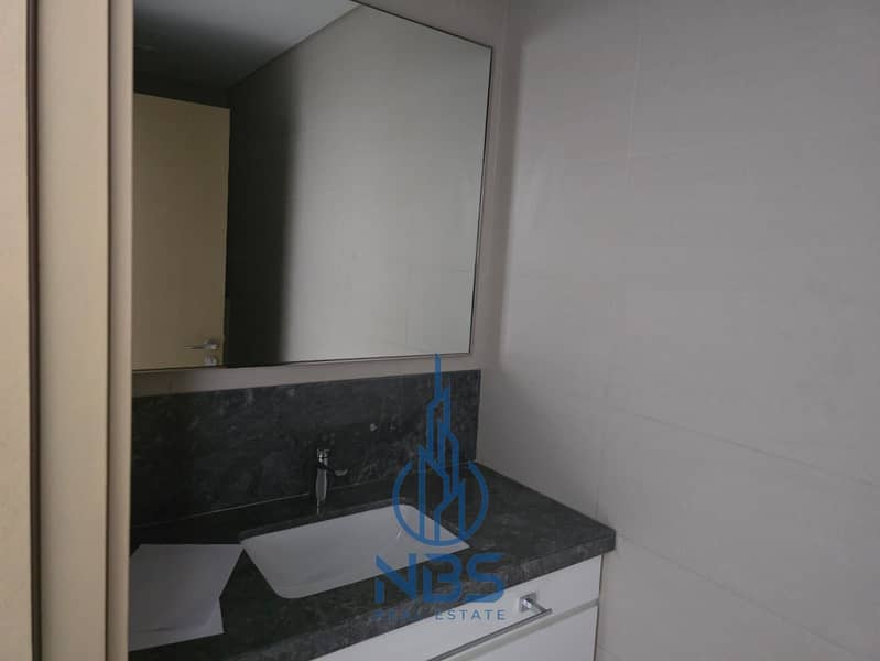 12 abac5360-acc5-4f4f-9792-d1ea84b3f686. jpeg