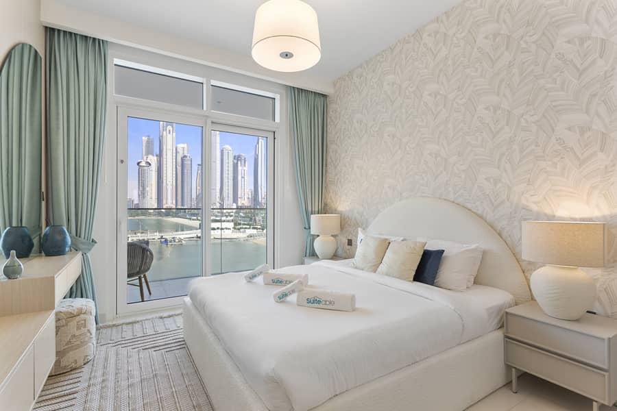 Luxury beach house with mesmerizing skyline view - Image 9