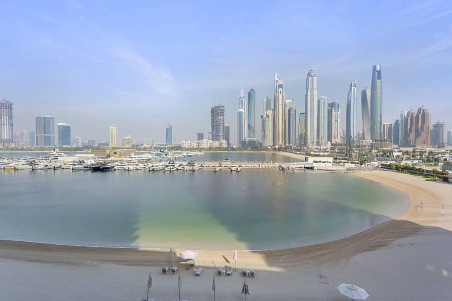 Luxury beach house with mesmerizing skyline view - Image 14