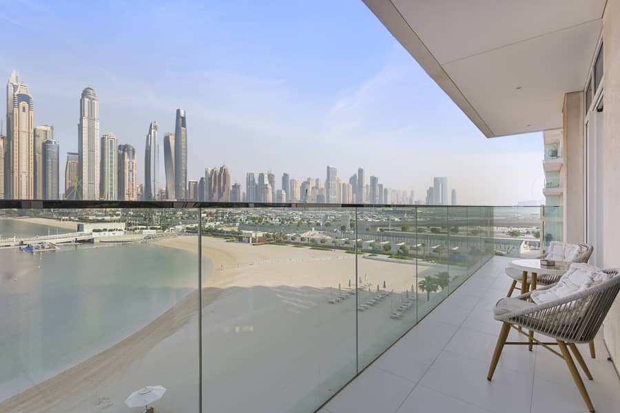 Luxury beach house with mesmerizing skyline view - Image 18