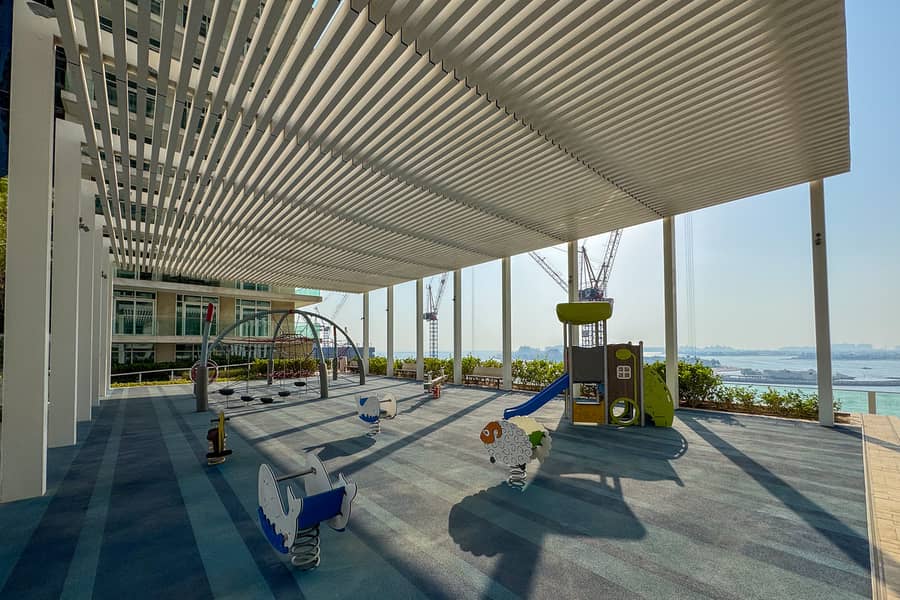 Luxury beach house with mesmerizing skyline view - Image 22