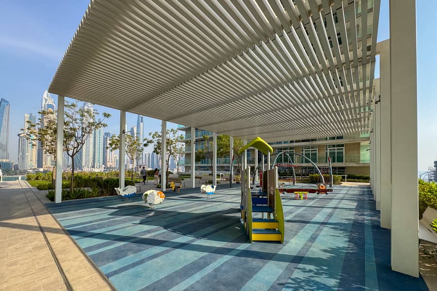 Luxury beach house with mesmerizing skyline view - Image 23