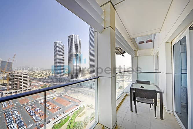 Top Tier Luxury 1 Bed Apt with Large Balcony and Lake View
